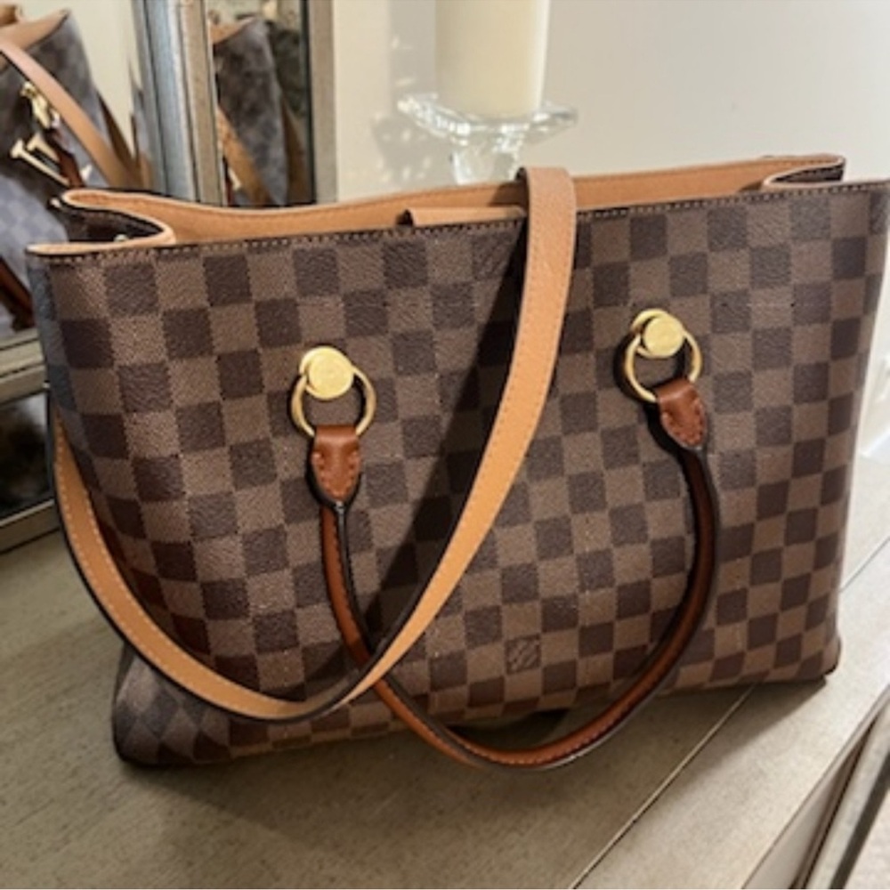 Louis Vuitton Damier Riverside Shoulder Bag - Picture 4 of 6